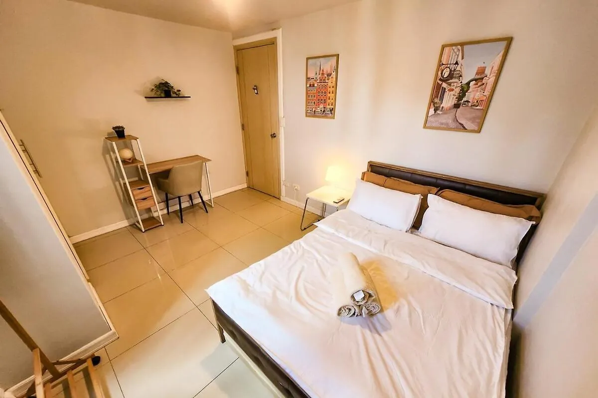 Amazing City View 2Br Apartment In Makati - 70Sqm Manila 0*,